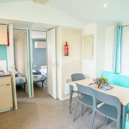Campeggio Happy Camp Mobile Homes In Butterfly Village Peschiera del Garda